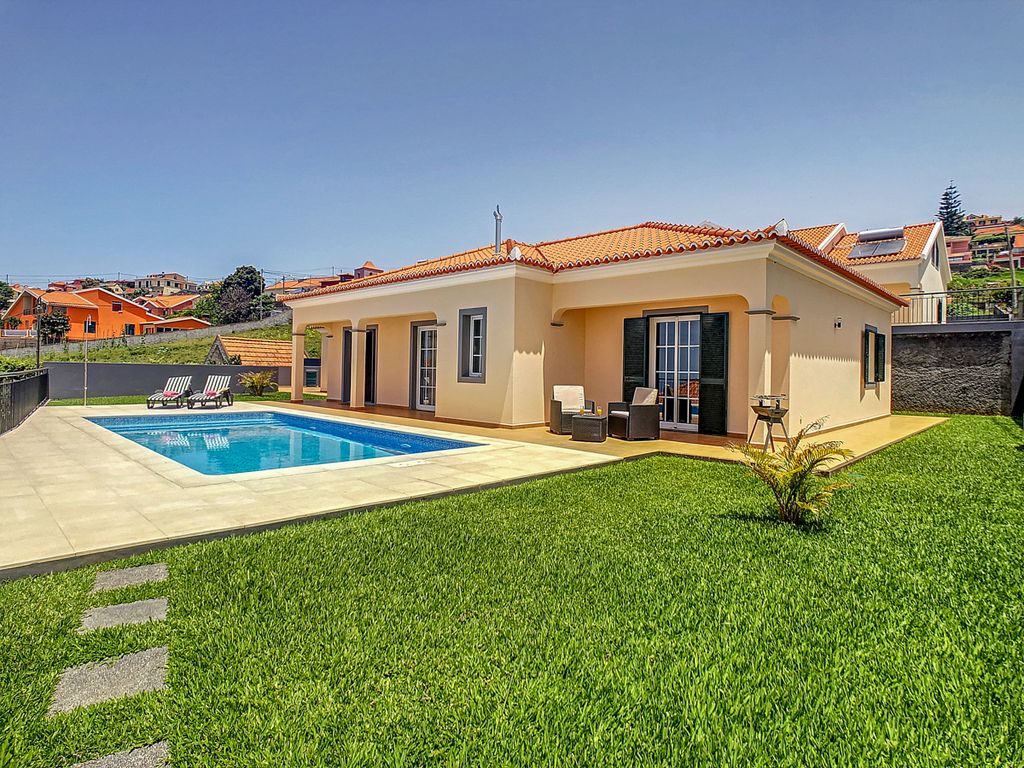 Casa Saloes Madeira Coast Olivers Travels 1