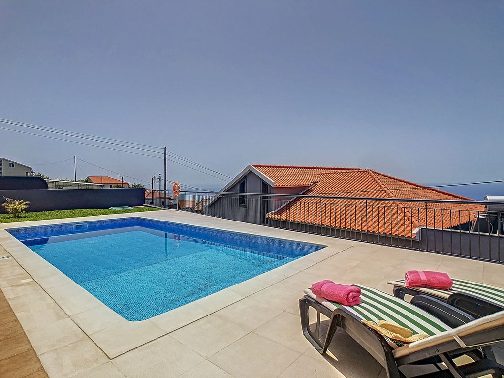 Casa Saloes Madeira Coast Olivers Travels 2
