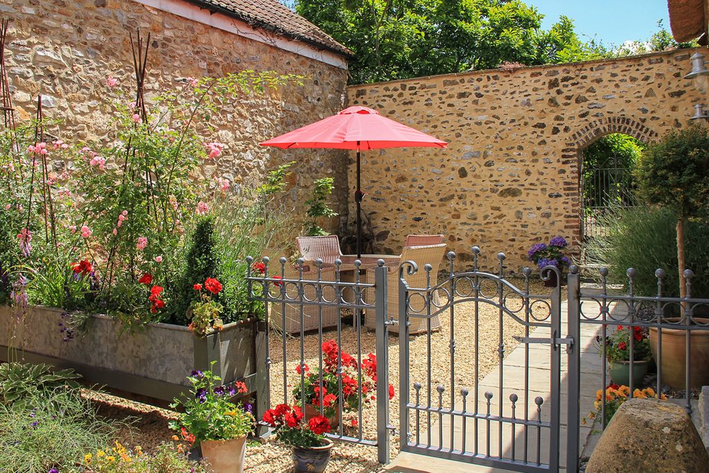 Home Orchard Somerset Olivers Travels2