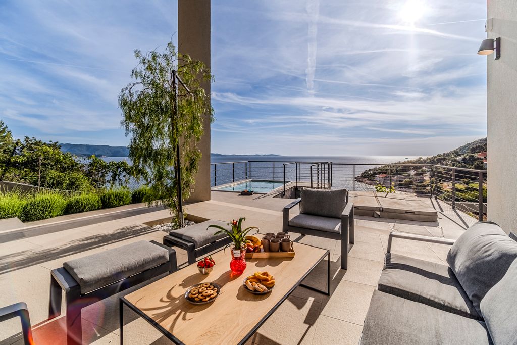 Villa Vid Brac Olivers Travel 6