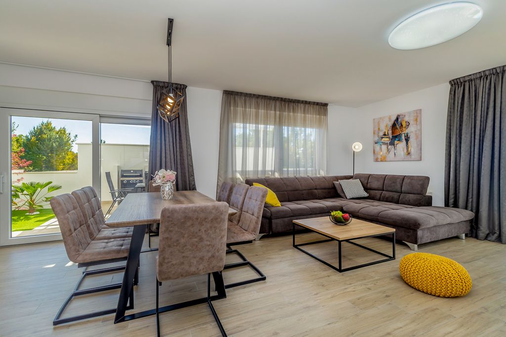 Villa Adina II Krk Olivers Travels 3