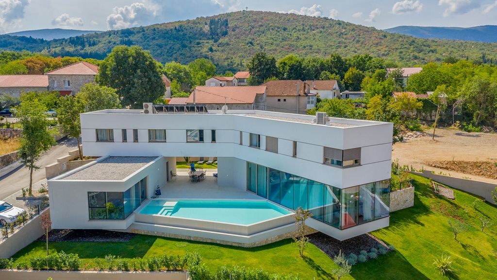 Villa Raelyn Dalmatia Coast Olivers Travels 1