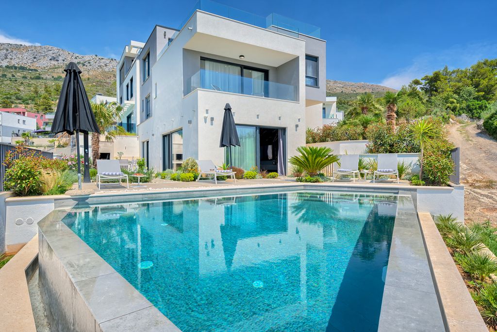 Villa Calah Dalmatia Coast Olivers Travels 1