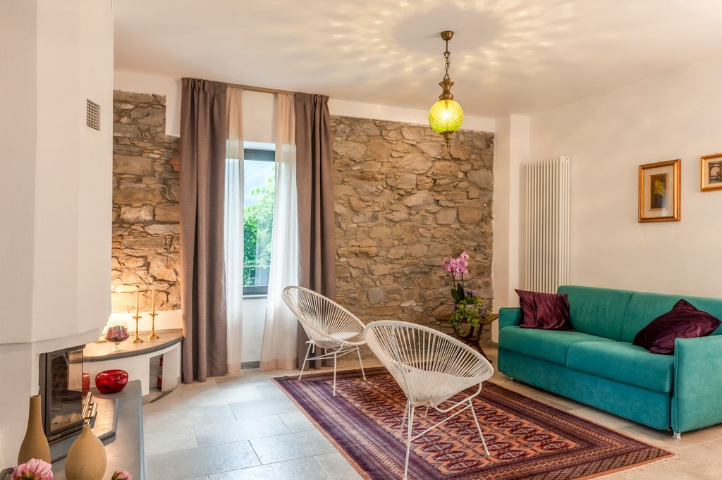 Canossilla Tuscany Olivers Travels4