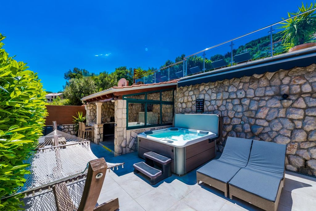 Villa Maro Croatia OliversTravels 1