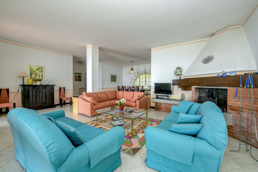 Casa Lawrence Lake Garda Olivers Travels 3