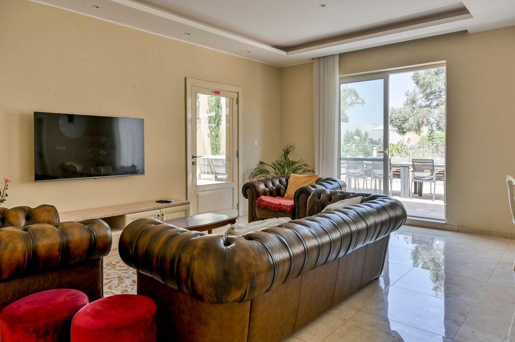 Villa Gozo Garden Malta Olivers Travels3