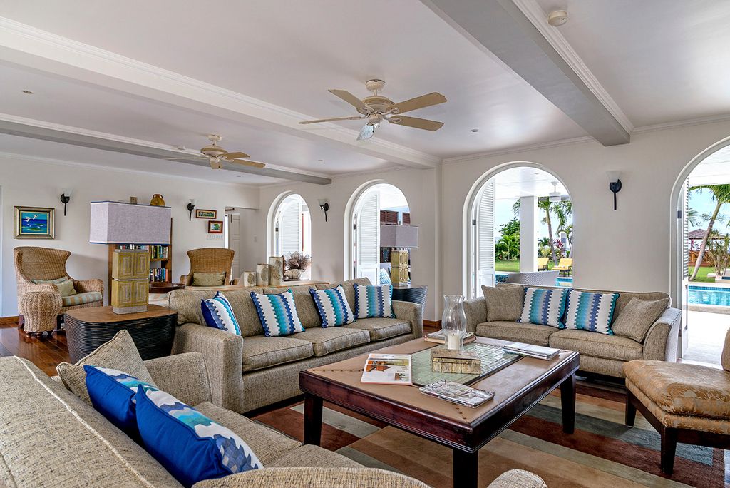 Azurite Jamaica Olivers Travels2