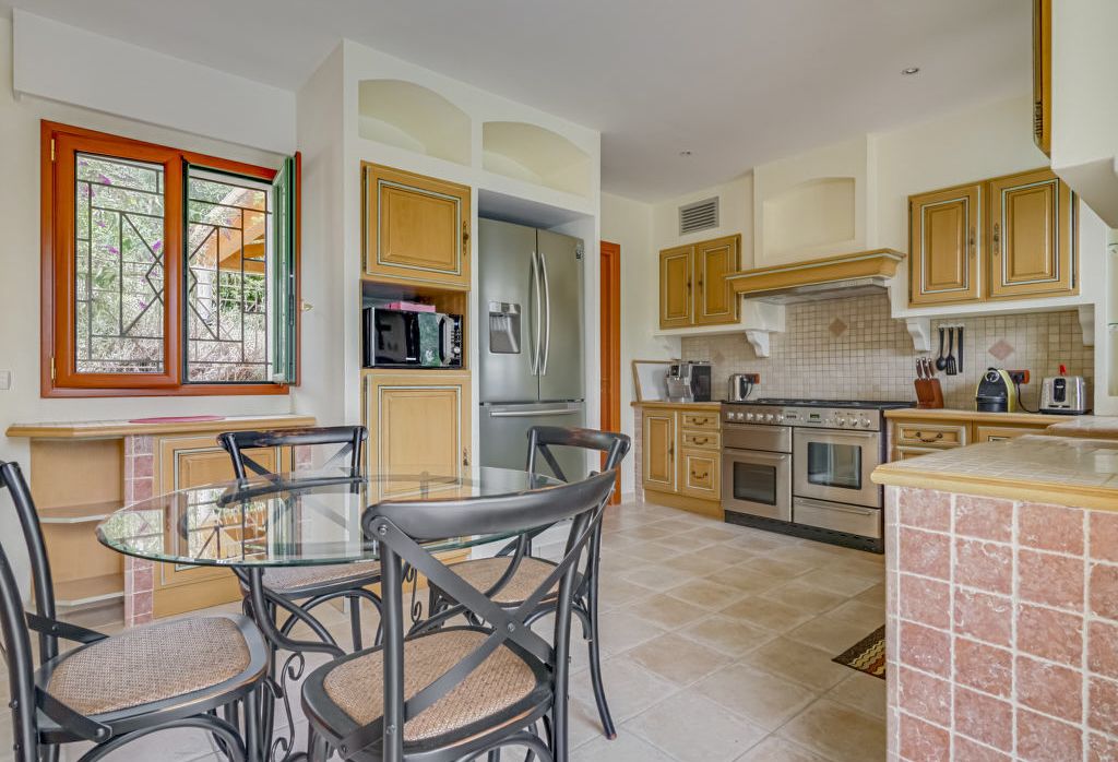 Maison Iwana French Riviera Olivers Travels 4