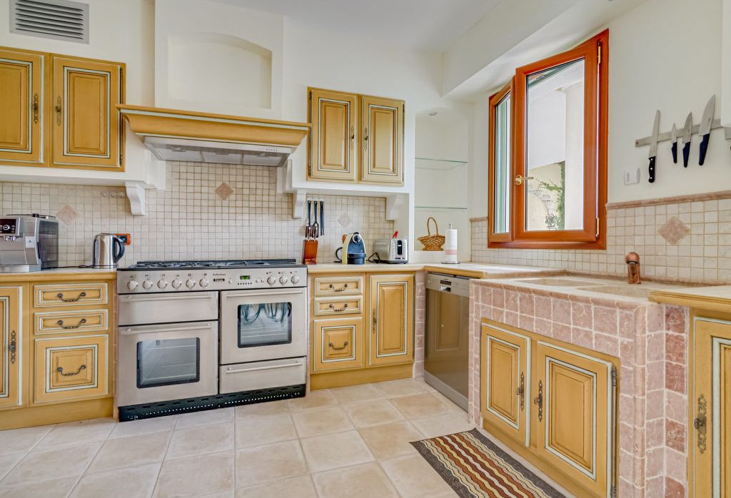 Maison Iwana French Riviera Olivers Travels 5