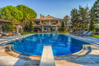 Villa Evian Mainland Greece Olivers Travels 1