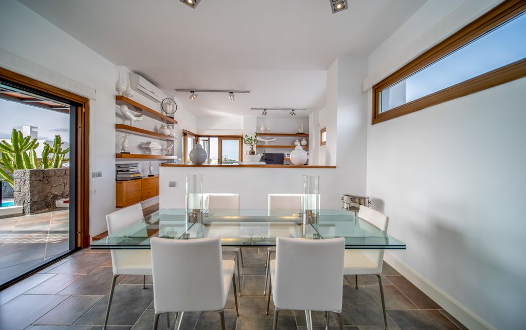 Lanzarote Blasco Lanzarote Olivers Travels 1 4