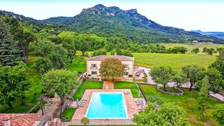 Maison Papillon Provence France Olivers Travels 1