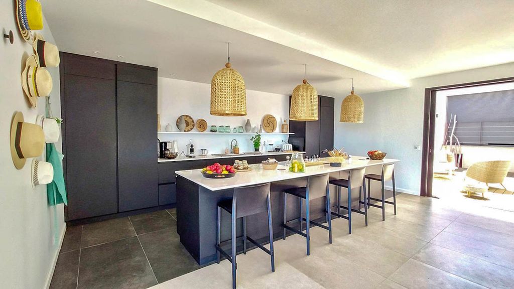 Villa Poinsettia Corsica France Olivers Travels 4