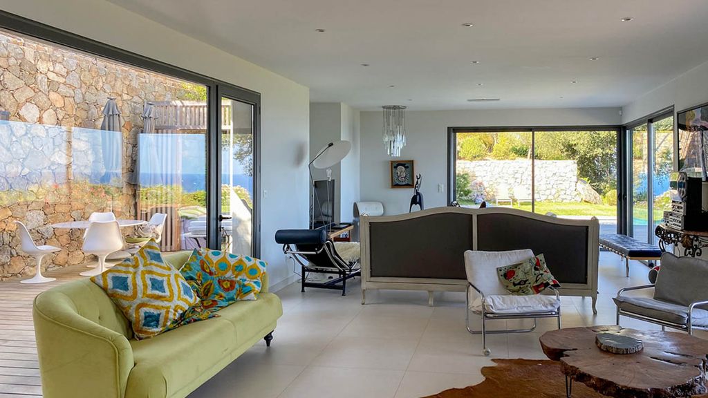 Villa Motif Corsica France Olivers Travels 3