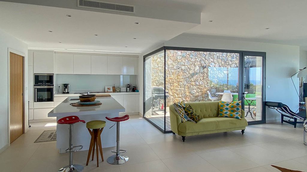 Villa Motif Corsica France Olivers Travels 4