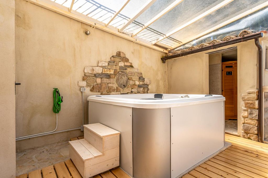 Fortebracci Umbria Italy OliversTravels 3