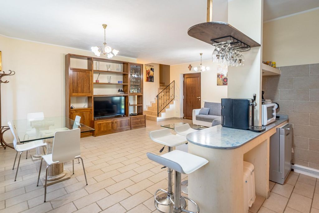 Fortebracci Umbria Italy OliversTravels 5