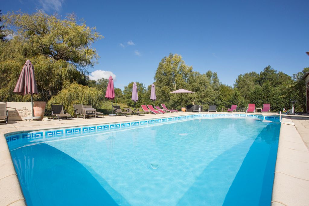 Chateau le Maurin Estate Dordogne Olivers Travels2