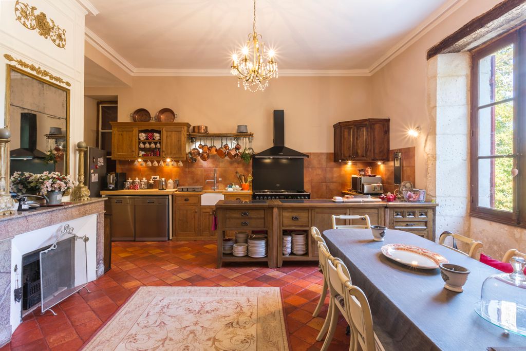 Chateau le Maurin Estate Dordogne Olivers Travels5
