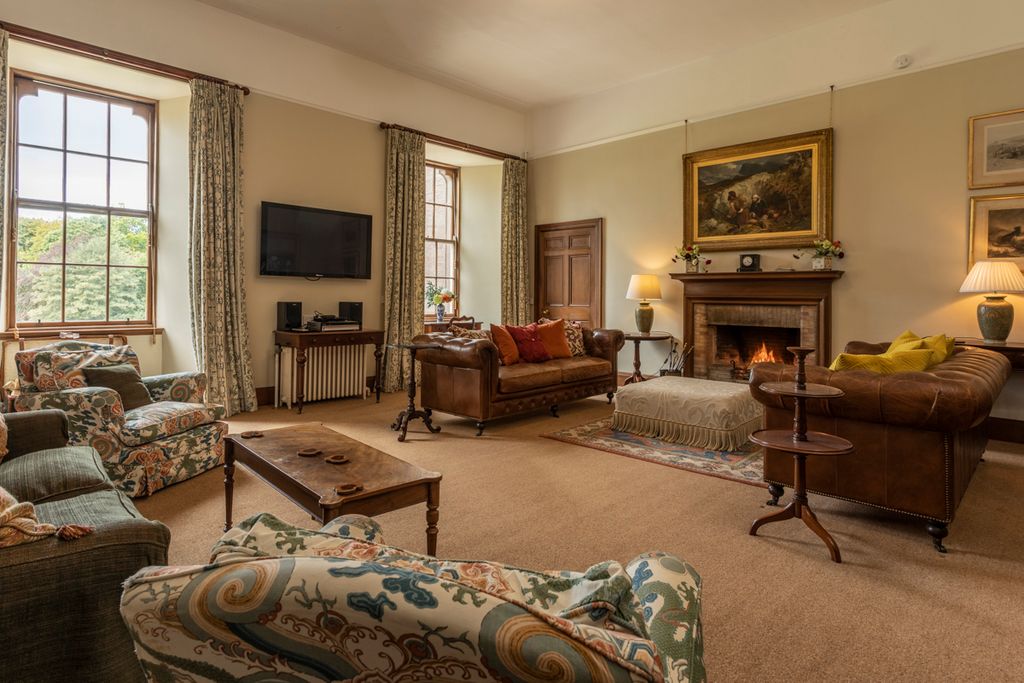 Esk Castle Scotland Olivers Travels 3
