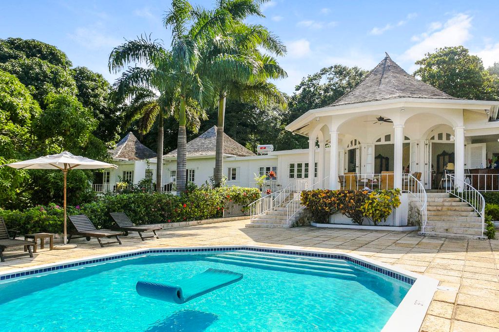 Nutmeg Jamaica Olivers Travels1