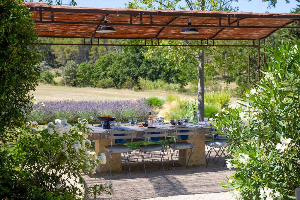 Les Roses Blanches Provence Olivers Travls 5