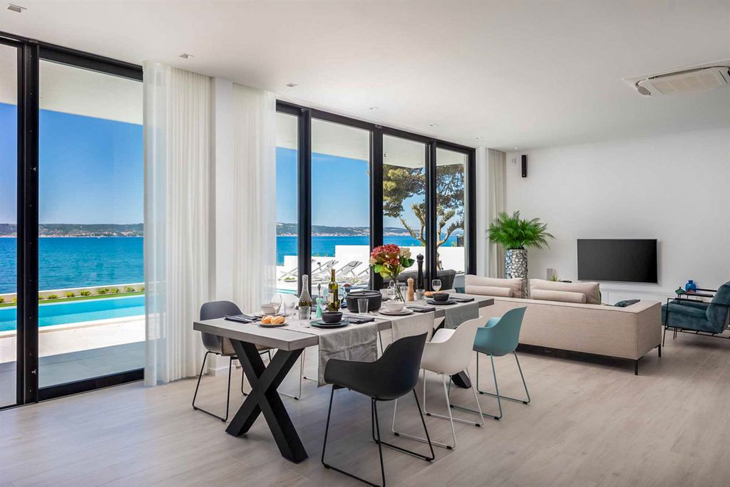 Villa Valovi Dalmatia Coast Olivers Travels 3