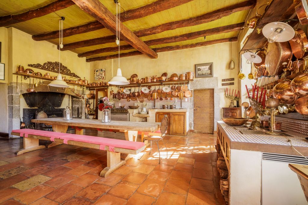 Chateau du Malbec Midi Pyrenees Olivers Travels 3 02