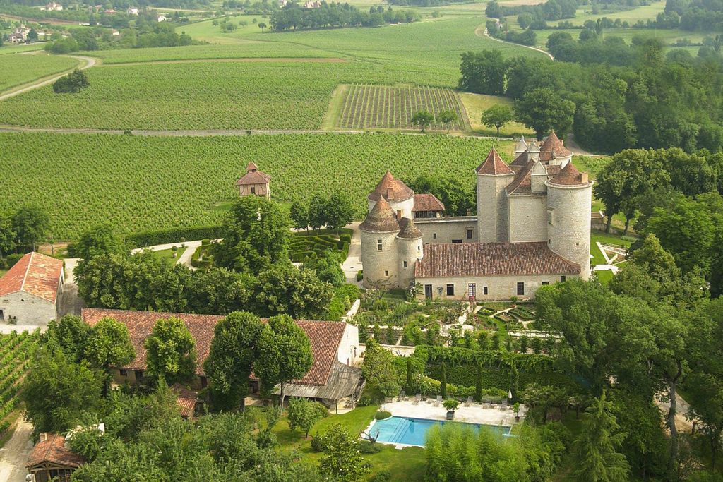 Chateau du Malbec Midi Pyrenees Olivers Travels 7 02
