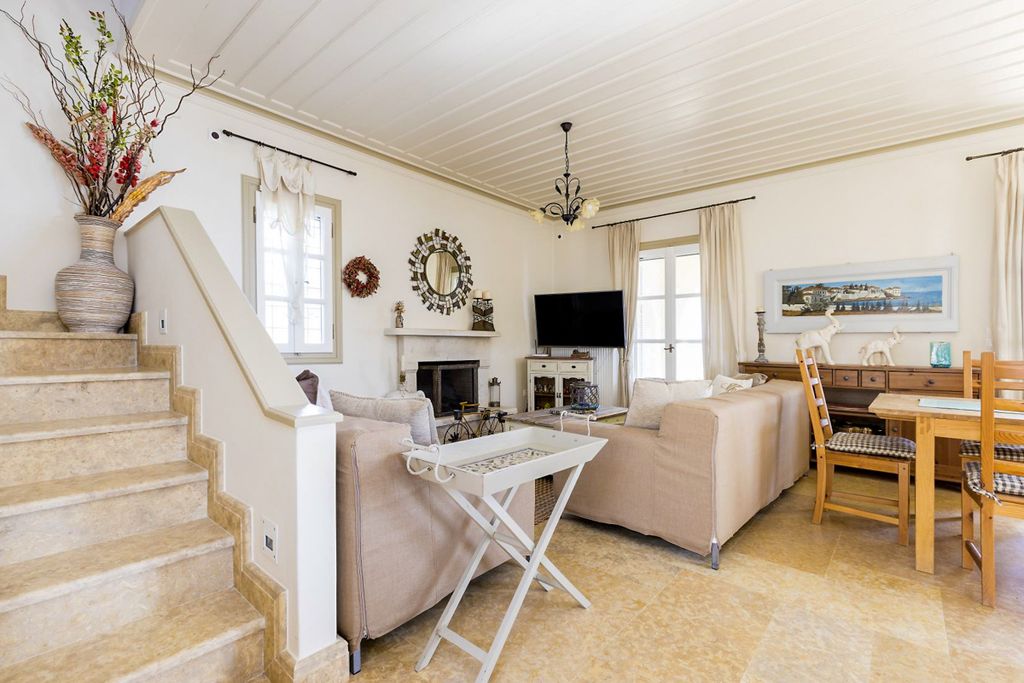 Villa Kouzounos Peloponnese Olivers Travels 3