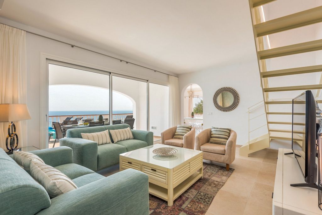 Villa del Mar Menorca Olivers Travels 1 4