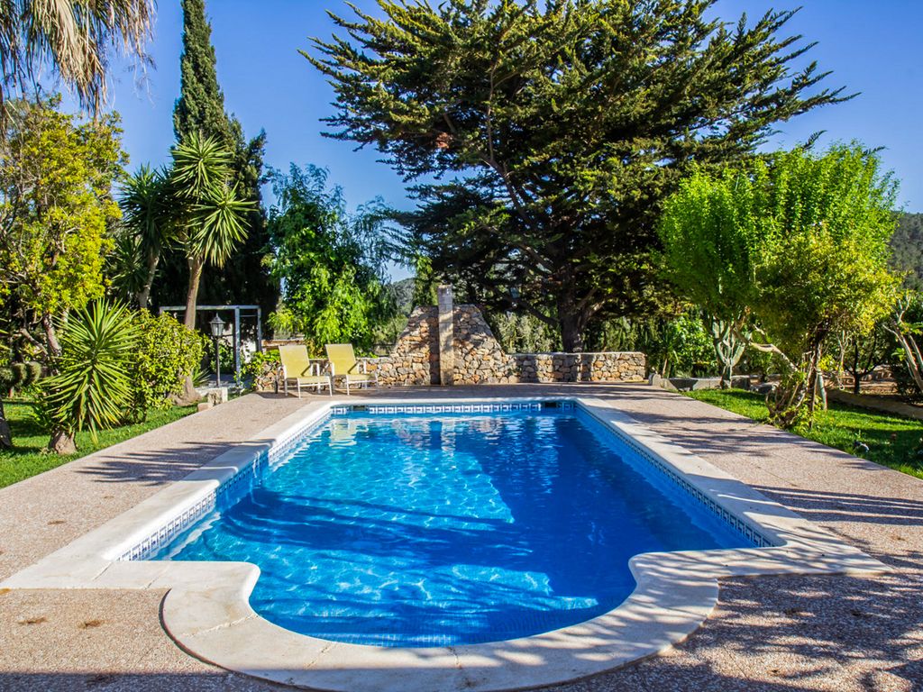 Cas Corp Ibiza Olivers Travels 2