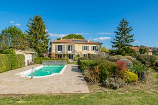 Le Voyageur Provence Olivers Travels 1