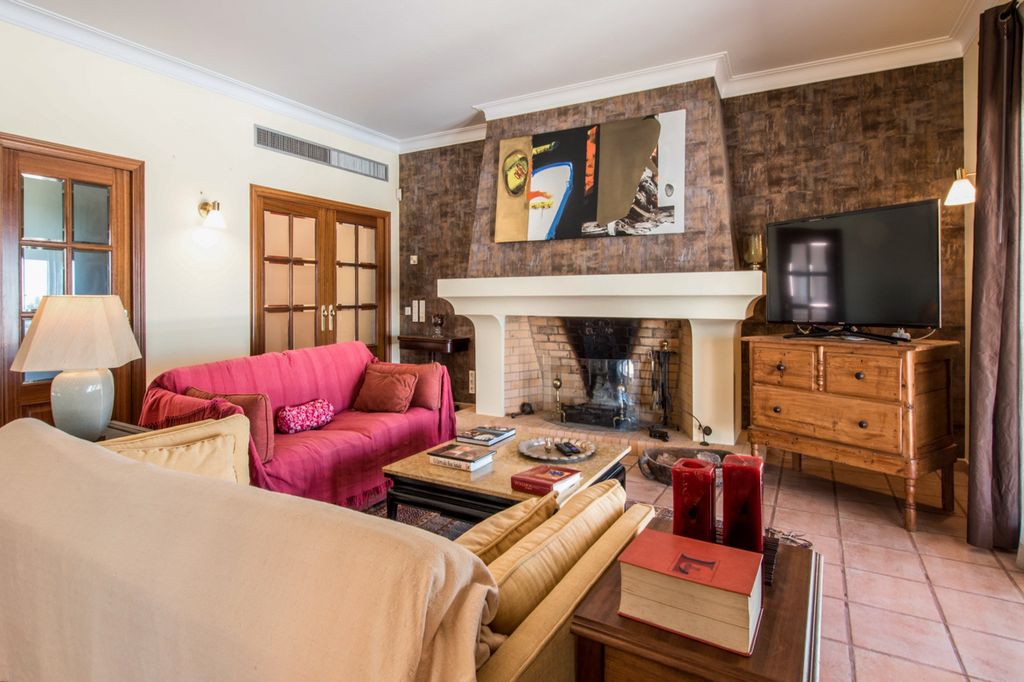 Villa Mujeira Estoi Olivers Travels 3