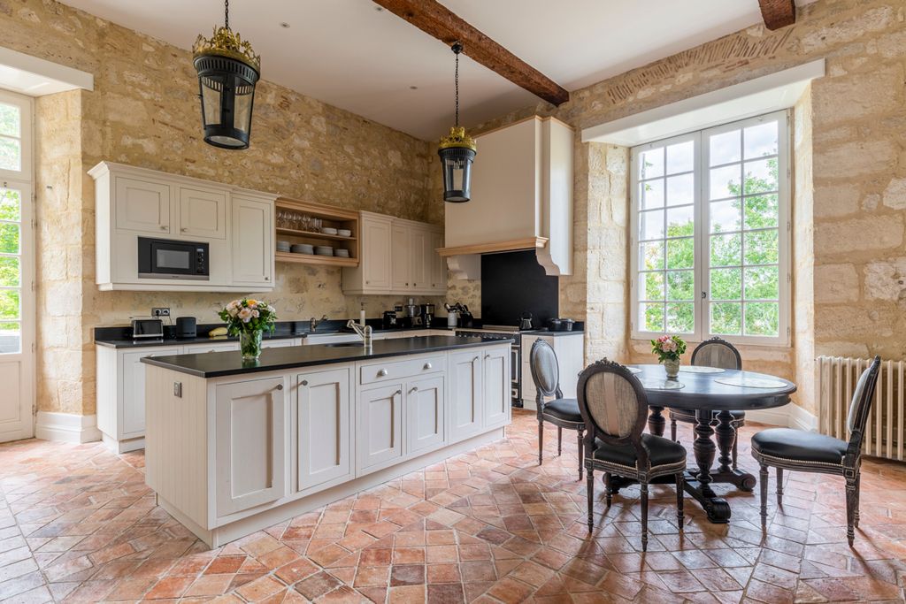 Chateau Mont des Anglais Dordogne Olivers Travels 4