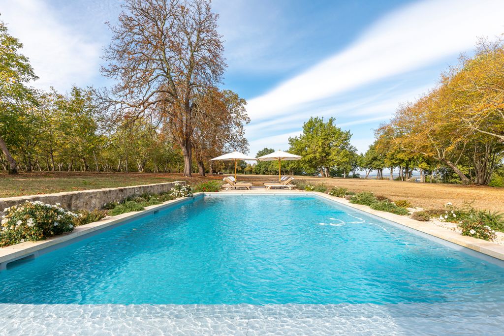 Chateau Mont des Anglais Dordogne Olivers Travels 6