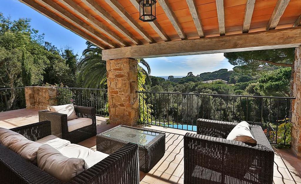 Maison Beaujolais French Riviera Olivers Travels 5