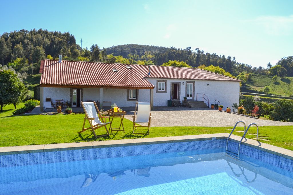 Qunita Portelinha Minho Olivers Travels 1