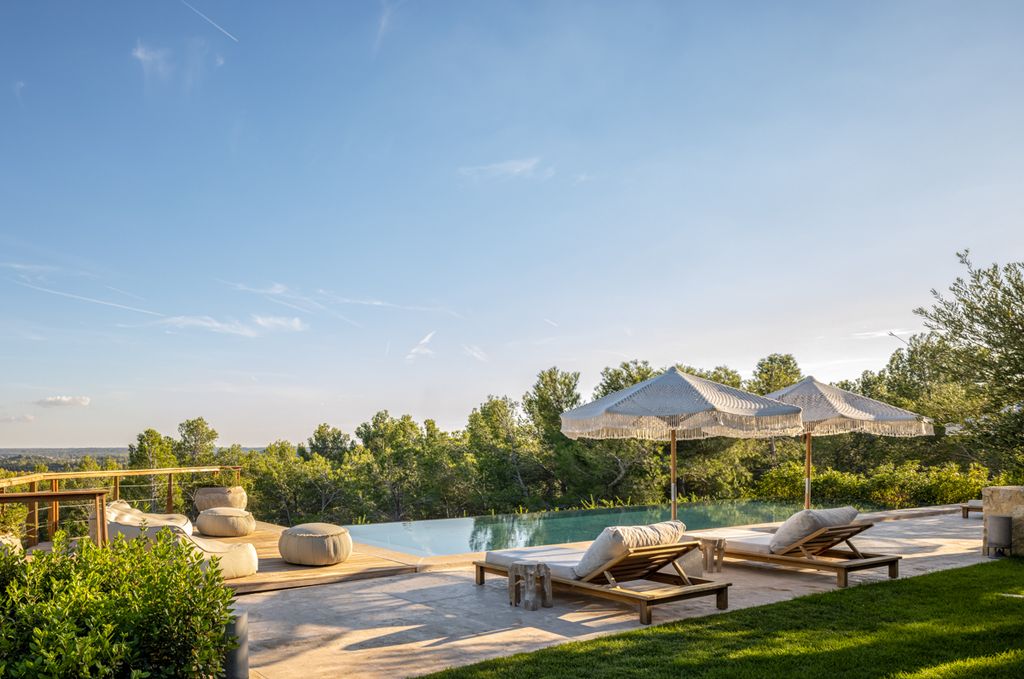 Mas Des Reflects Provence Olivers Travels 2