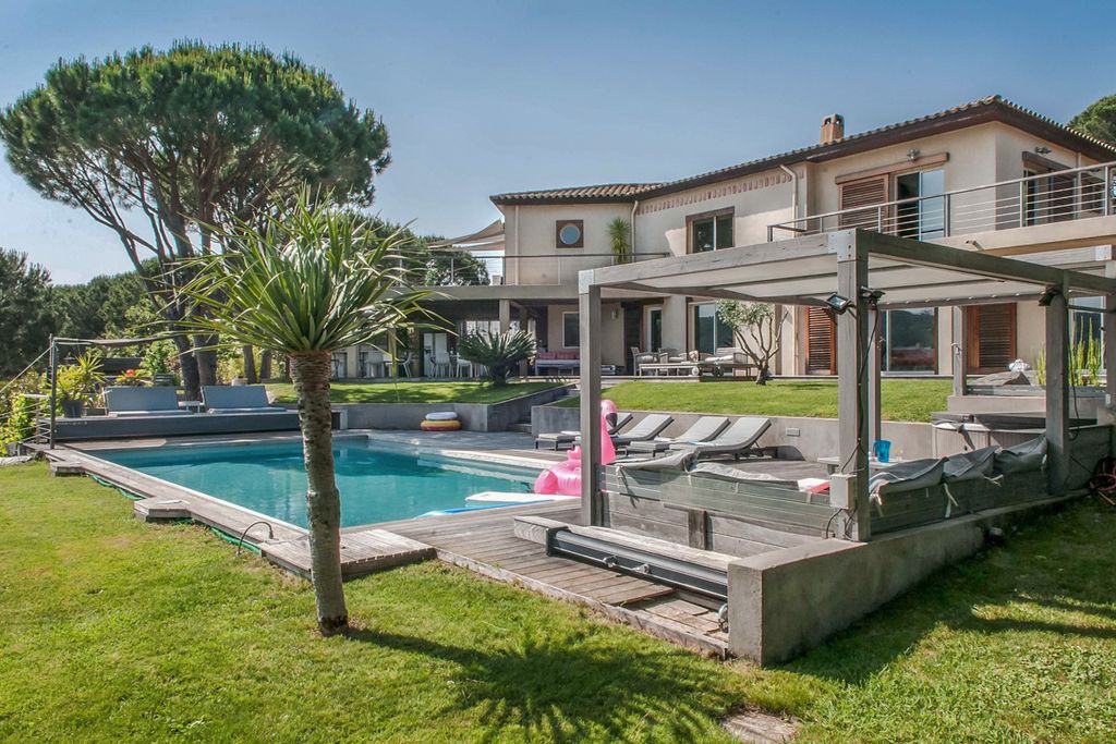 Villa Gemeaux Cote DAzur Olivers Travels 1