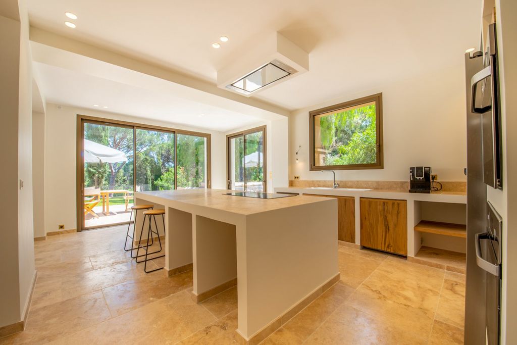 Villa Caniche Cote D Azur Olivers Travels 5 01