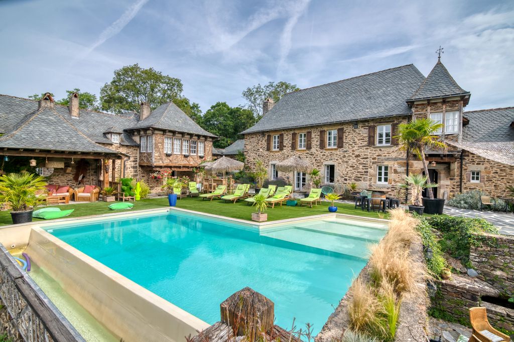 Chateau De Lavezon Midi Pyrenees Olivers Travel 2