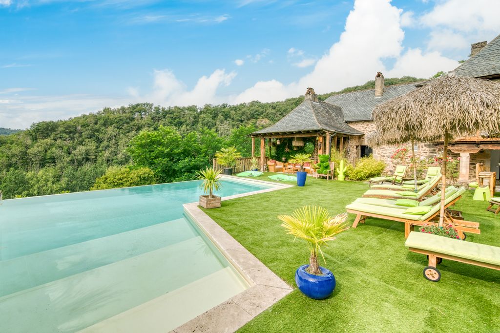 Chateau De Lavezon Midi Pyrenees Olivers Travel 3