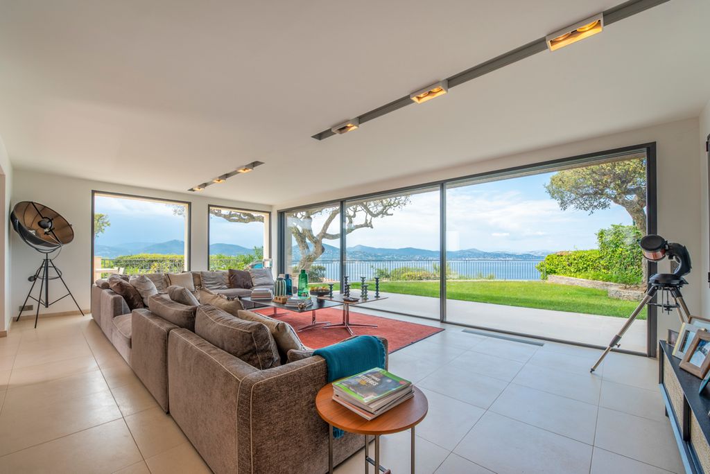Villa Deneuve French Riviera Olivers Travels 3