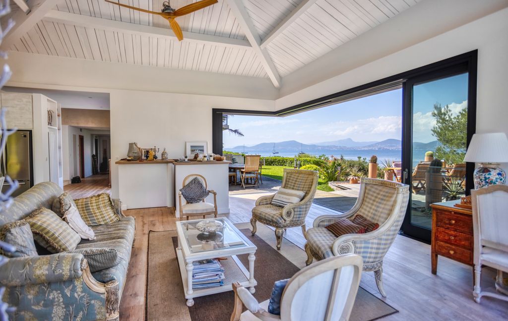 Le Refuge du Pecheur French Riviera Olivers Travels 3