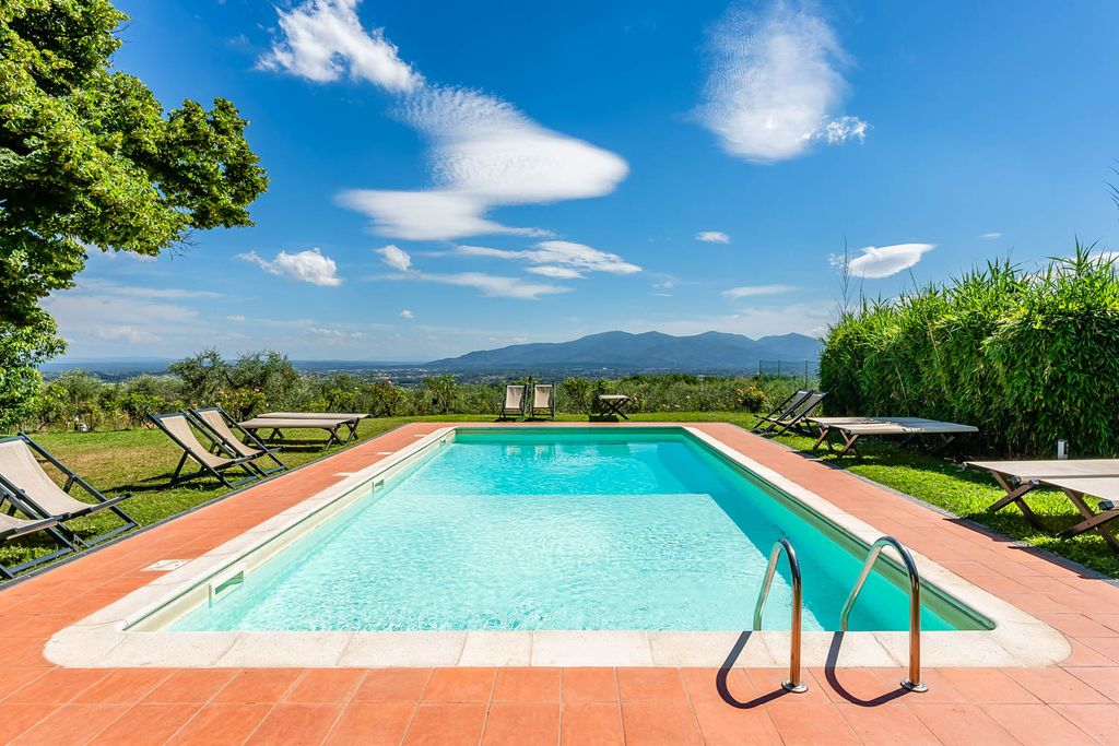 Villa Dimidius Tuscany Italy Olivers Travels 3