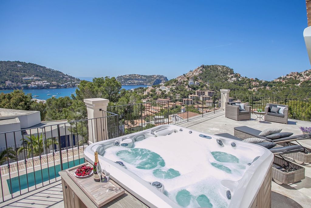 Andratx Bestiar Mallorca Olivers Travels 2