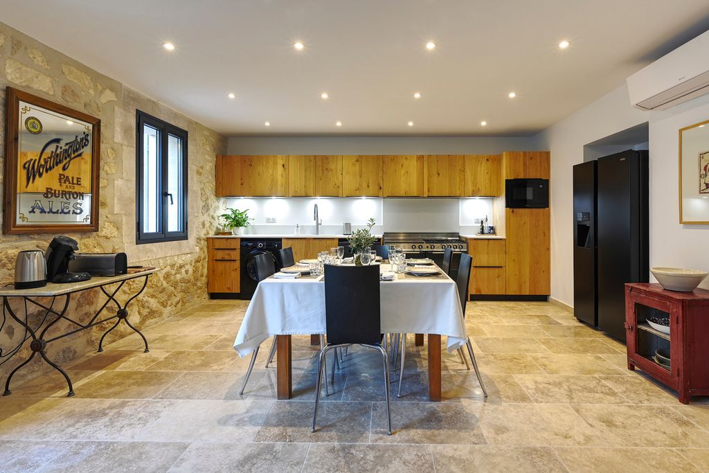 Maison Muscadet Provence Olivers Travels 4