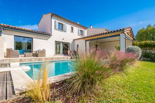 Villa Chagall Provence Olivers Travels 1